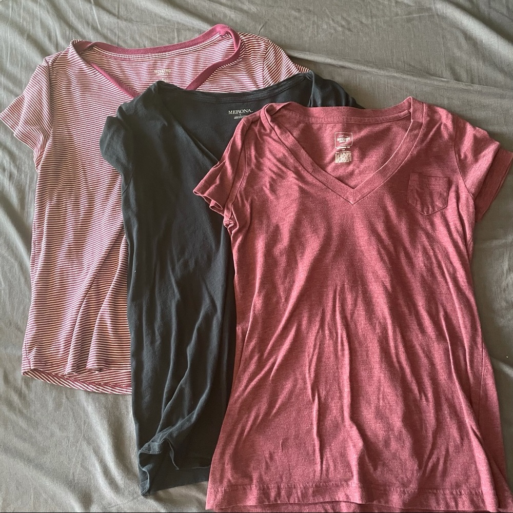 V NECK T SHIRT PACK - 3 SHIRTS - Medium